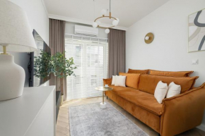 Nowoczesne Apartamenty z Parkingiem & Balkonem by Noclegi Renters